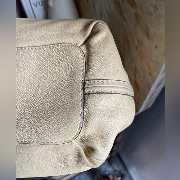 CHLOE Elsie Shoulder Bag in Leather with Gold Tone Turn Lock and Hardware - Picture 11 of 16